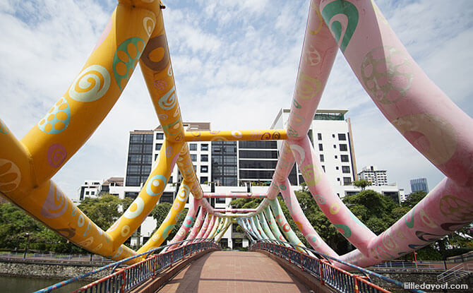 Bridges Over The Singapore River: A Singapore Story