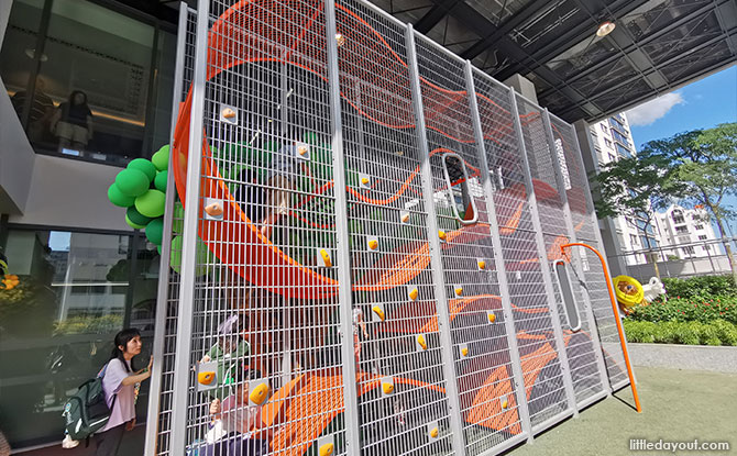 Shaw Plaza Balestier Playground: Vertical Play, Bouncy Play Shaw Plaza Balestier Playground: Vertical Play, Bouncy Play