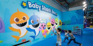 Baby Shark Tossing Game