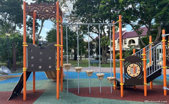 Bedok Ria Crescent Playground: Play Features