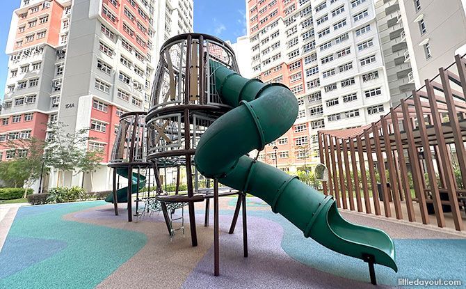 Bedok South Horizon Playground: Barrels of Play