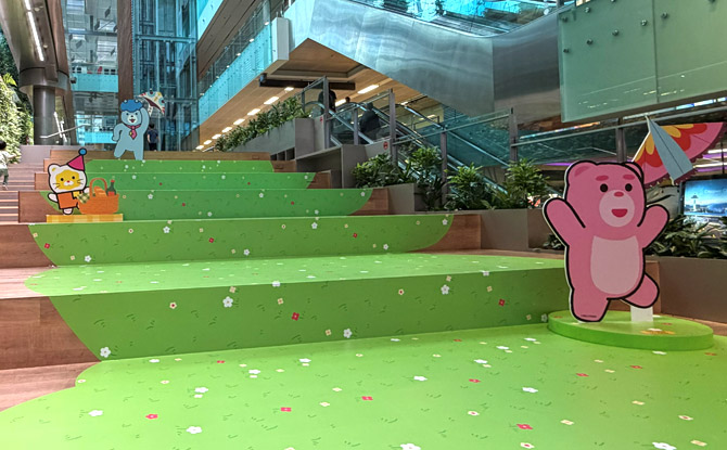Bellygom Goes Local At Changi Airport: Singapore Adventure With The Pink Bear From 13 Mar To 3 May 6 Bellygom at ST3PS, which has been converted into a picnic-inspired photo spot.