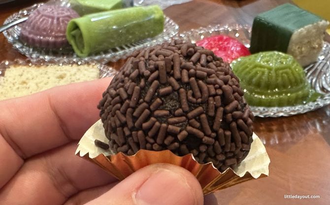 Bibik Violet Great World: All-Day Peranakan Cafe & Bakery 5 Rum Balls