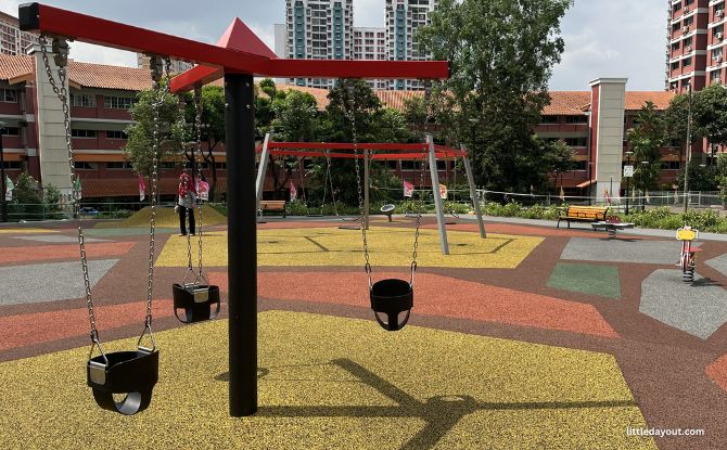 Bishan North Neighbourhood Park: Swings At The Oval Bishan North Neighbourhood Park: Swings At The Oval