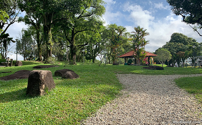 Yishun Neighbourhood Park: Hilltop Playground & Tranquil Walk