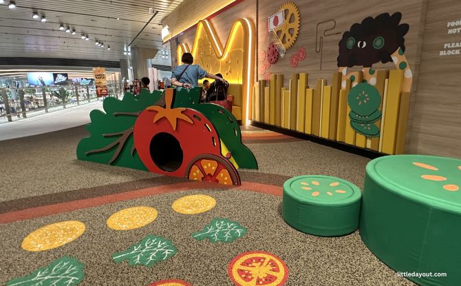 Changi Airport Playground & Play Spots For Kids In Public Areas (All 4 Terminals) 19 Burger King playground at Changi Airport Terminal 2