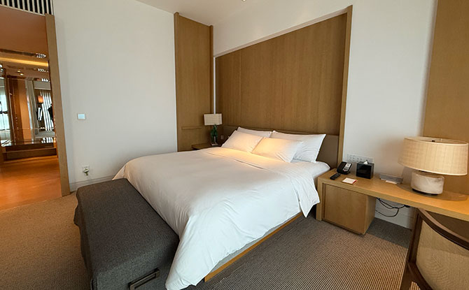 Chengdu With Kids: 8D7N Family-Friendly Holiday – More Than Just Pandas 6 suite with a single king bed