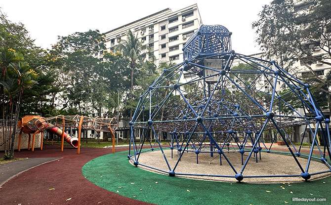 Circle Green Park: Three Playgrounds Including A Climbing Pyramid Circle Green Park: Three Playgrounds Including A Climbing Pyramid