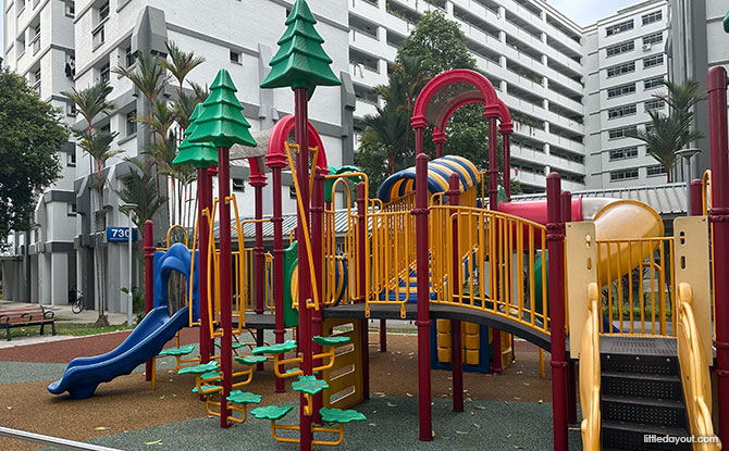 Circle Green Park: Three Playgrounds Including A Climbing Pyramid 13 playgrounds