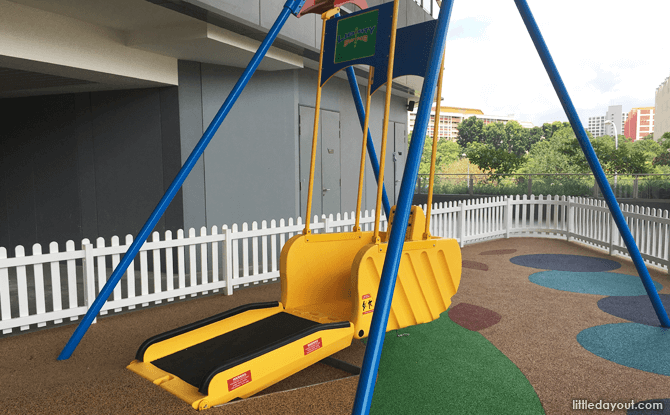 Inclusive swing at OTH playground level 2