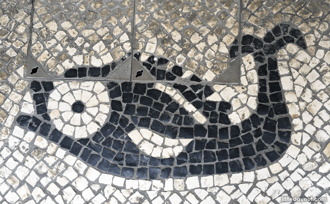 Our little one was fascinated by the cobbled streets sporting many different patterns. On top of this cute fish, we spotted crabs, ships, flowers, squids, and many more.