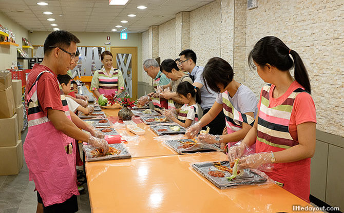 Making Kimchi at Songhakim Store Seoul Holiday