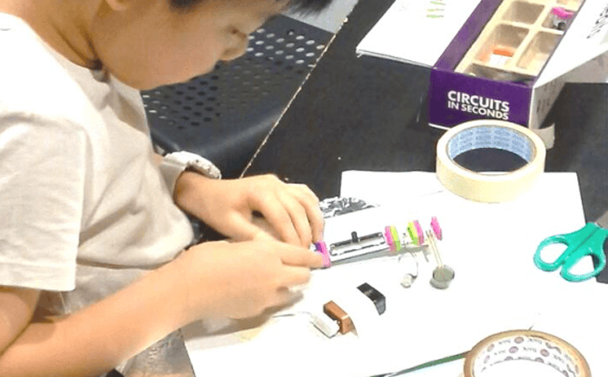 Assembling littleBits