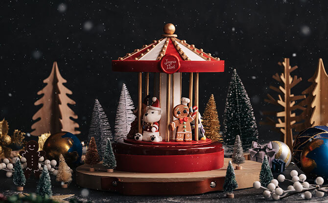 Limited-Edition Christmas Signature Carousel Cake