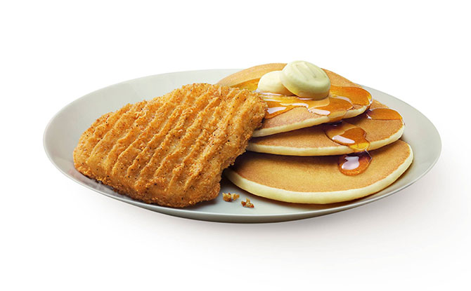 Hotcakes with Golden Chicken