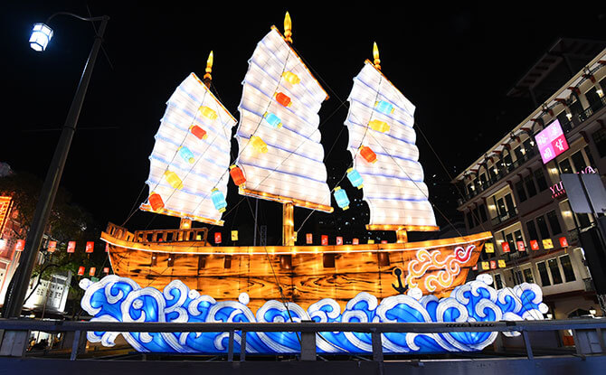 Chinese junk ship lantern, Singapore Chinatown 2018