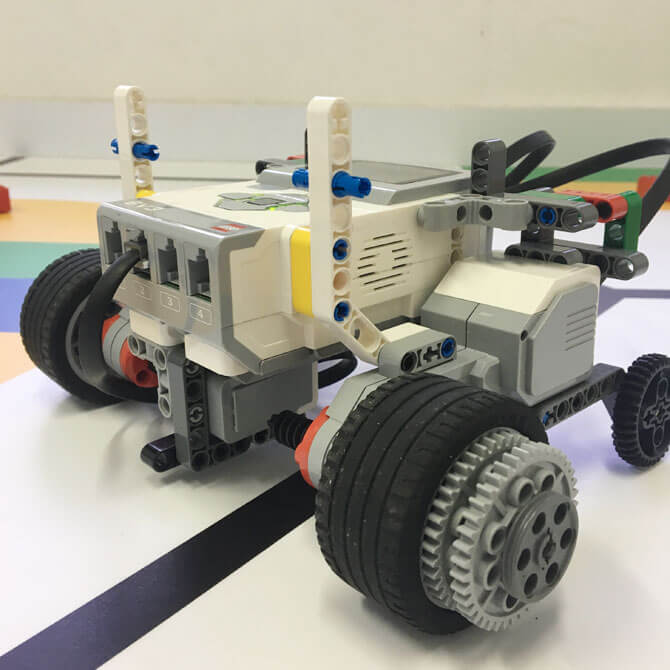 Build and learn with LEGO