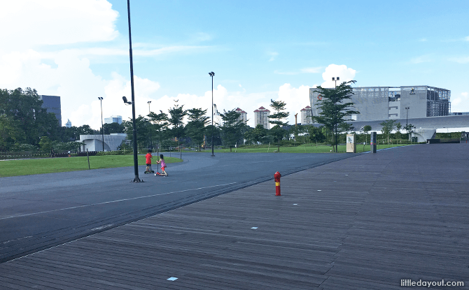 Kids scootering at Mediapolis