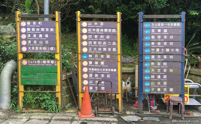 This gives you an idea of the large number of tea places in Maokong.