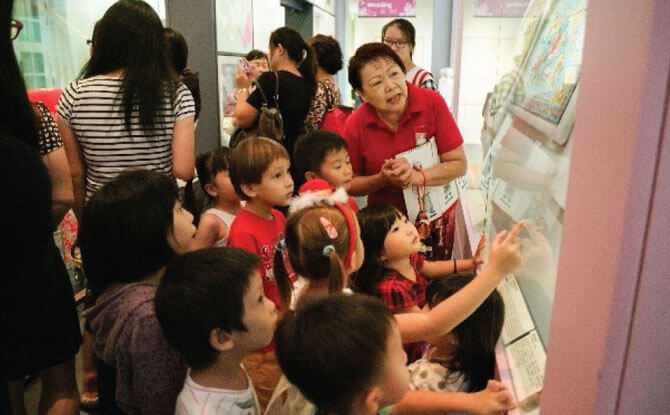 Straits Family Sundays - Mari Amek Gambar (Come let’s take a photo) - Children's Season 2018 at The Peranakan Museum