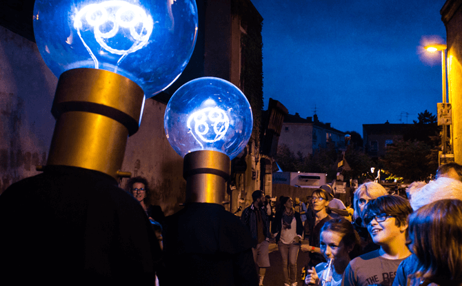 The Bulb Heads by Sans Compagnie Fixe