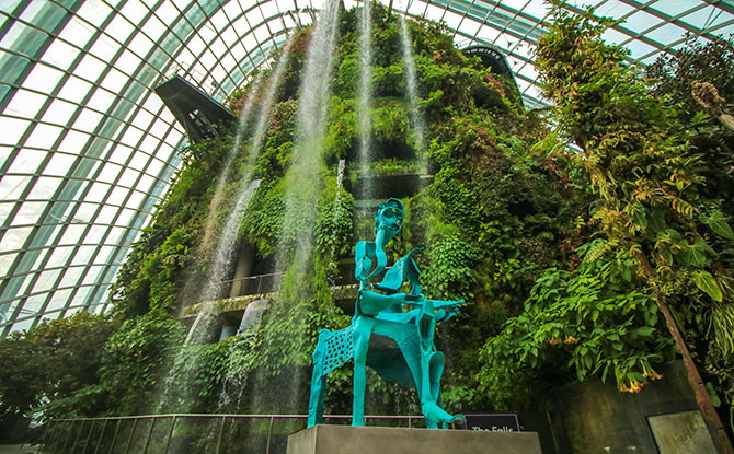 Taiwanese Artist Lee Kuang-Yu’s Thinker Sculpture Donated To Gardens By The Bay