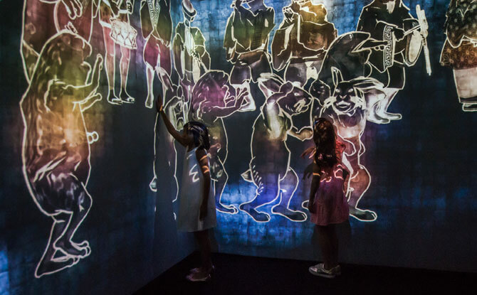 Walk, Walk, Walk: Search, Deviate, Reunite by teamLab