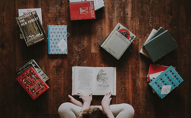 Books for Under 5s: Start Building Your Child’s Library e-annie-spratt-493168-unsplash