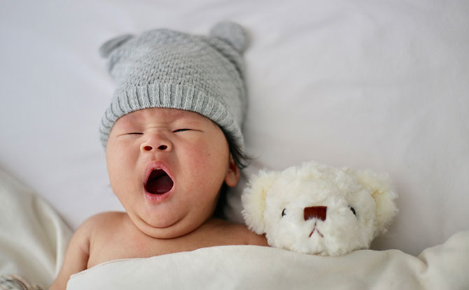 Sleep Training Your Child: Different Approaches And Strategies To Regaining Your Own Sleep e-baby-sleep