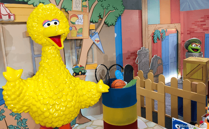Big Bird and Oscar at Changi Airport T3, Sesame Street Airport Takeover Pop-up Exhibition