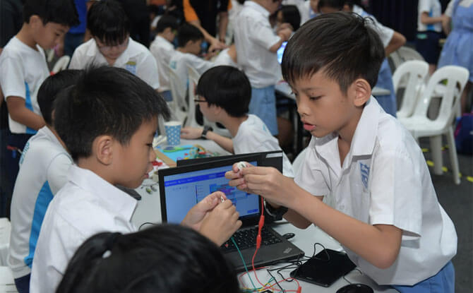 Caltex Fuel Your School – Tech Jam At Science Centre Singapore: Turning E-Waste Into Robots