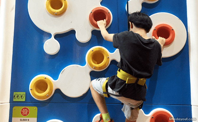 Clip 'n Climb at HomeTeamNS, Our Tampines Hub