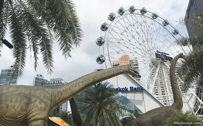 Dinosaurs at the plaza of Dinosaur Planet Bangkok