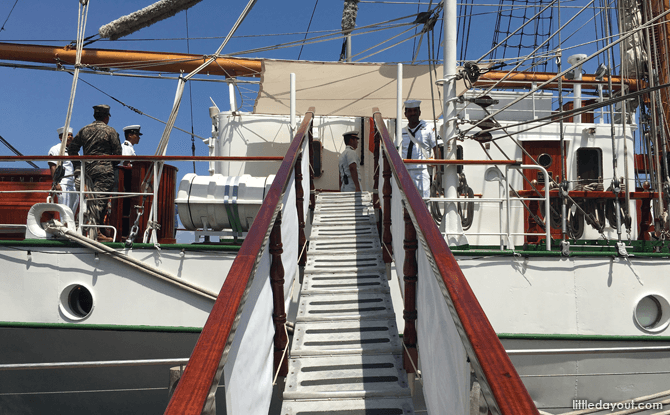 Gangway to ARM Cuauhtémoc