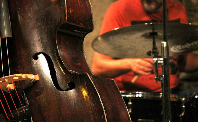 Ready For A Big Night Out? See These Jazz Spots For A Date Night in Singapore! e-jazz-199547_1920