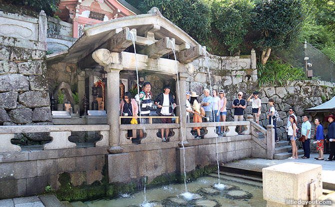 Kiyomizudera Temple streams