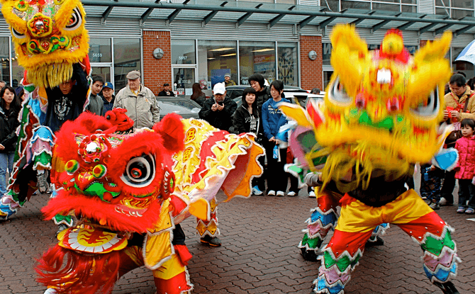 Lion dance performers