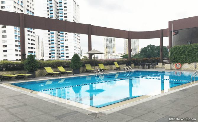 Swimming pool, Holiday Inn Atrium