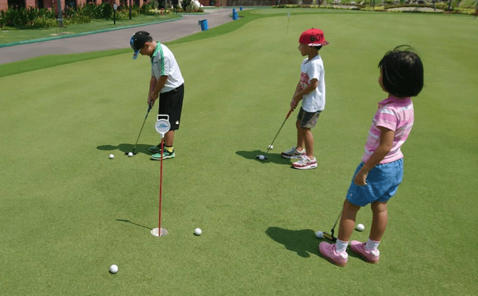 Family Golf Challenge