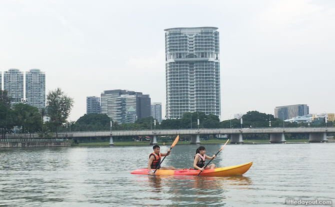 Kayaks, Kallang River
