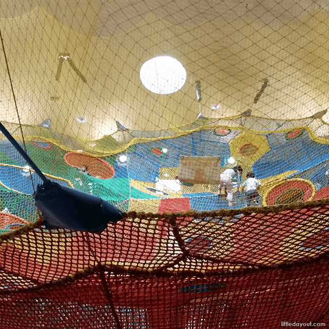 Indoor rainbow nets, Takino Park