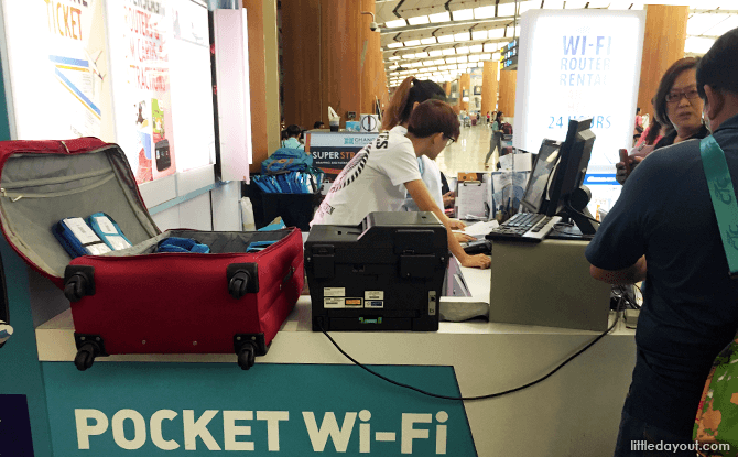 Pocket Wi-Fi Collection Booth at Changi Airport