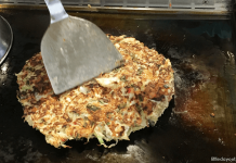 Making okonomiyaki at Sakura Tei, Harajuku