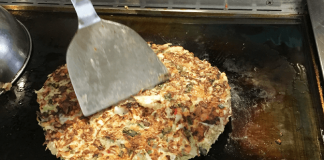 Making okonomiyaki at Sakura Tei, Harajuku