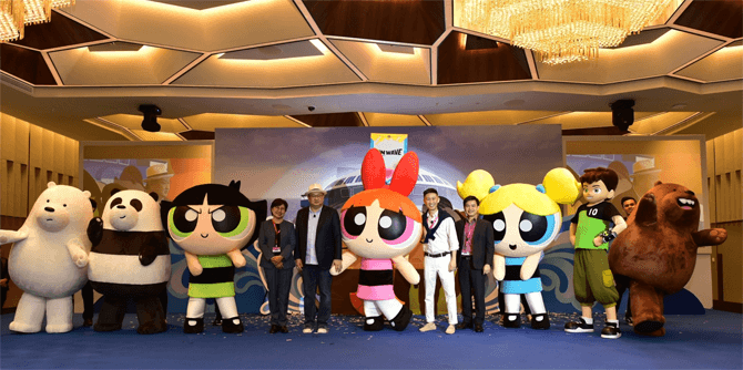 From left to right: Ms. Christina Siaw, Chief Executive Officer, Singapore Cruise Centre; Mr. Ricky Ow, President of Turner Asia Pacific; Mr. Daniel Chui, Chief Executive of Oceanic Group; Mr. Yap Chin Siang, Assistant Chief Executive (Policy & Planning Group), with Cartoon Network heroes at the Cartoon Network Wave signing event.