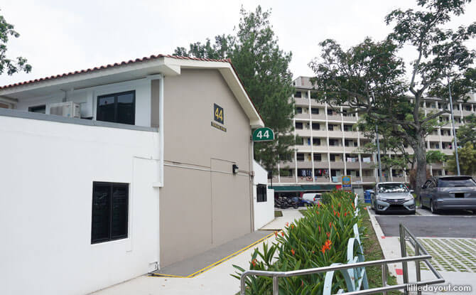 SIT Terraces and HDB Blocks found side by side at Stirling Road