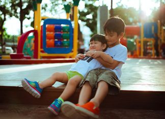 Bite-Sized Parenting: Encouraging Siblings To Get Along Encouraging Siblings to Get Along