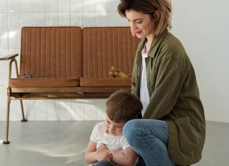 Bite-Sized Parenting: 5 Strategies To De-escalate Conflicts With Your Child Bite-Sized Parenting: 5 Strategies To De-escalate Conflicts With Your Child