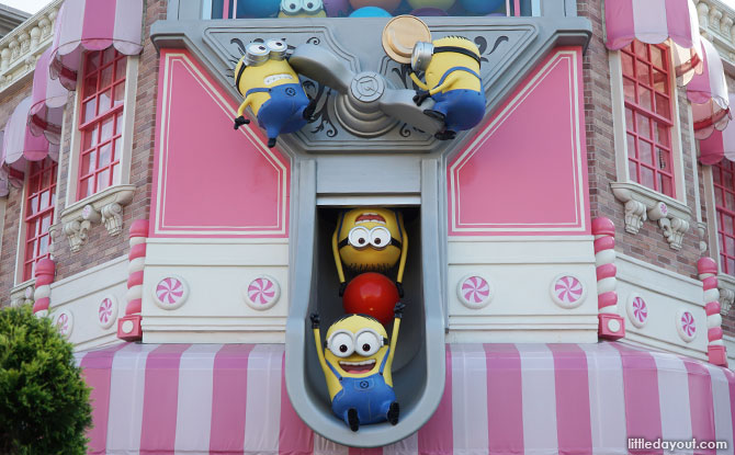 Minions popping out of Sweet Sensation