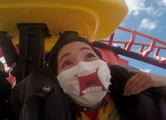 Japan Theme Park Gives Visitors Stickers To “Scream” With Their Masks Japan Theme Park Gives Visitors Stickers To Let “Scream” With Their Masks
